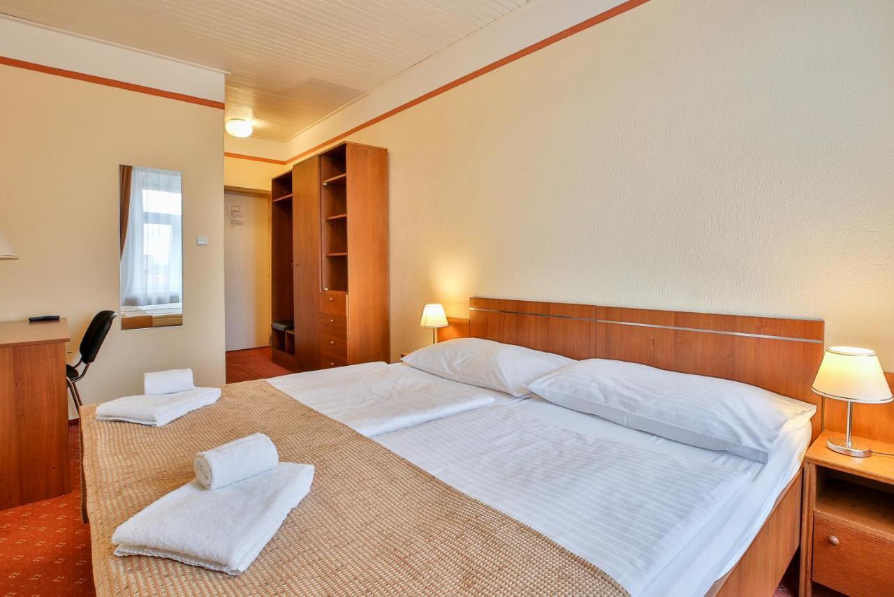Hotel Tábor Kültér fotó