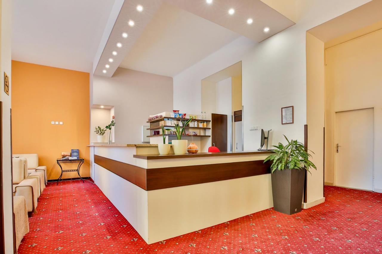 Hotel Tábor Kültér fotó