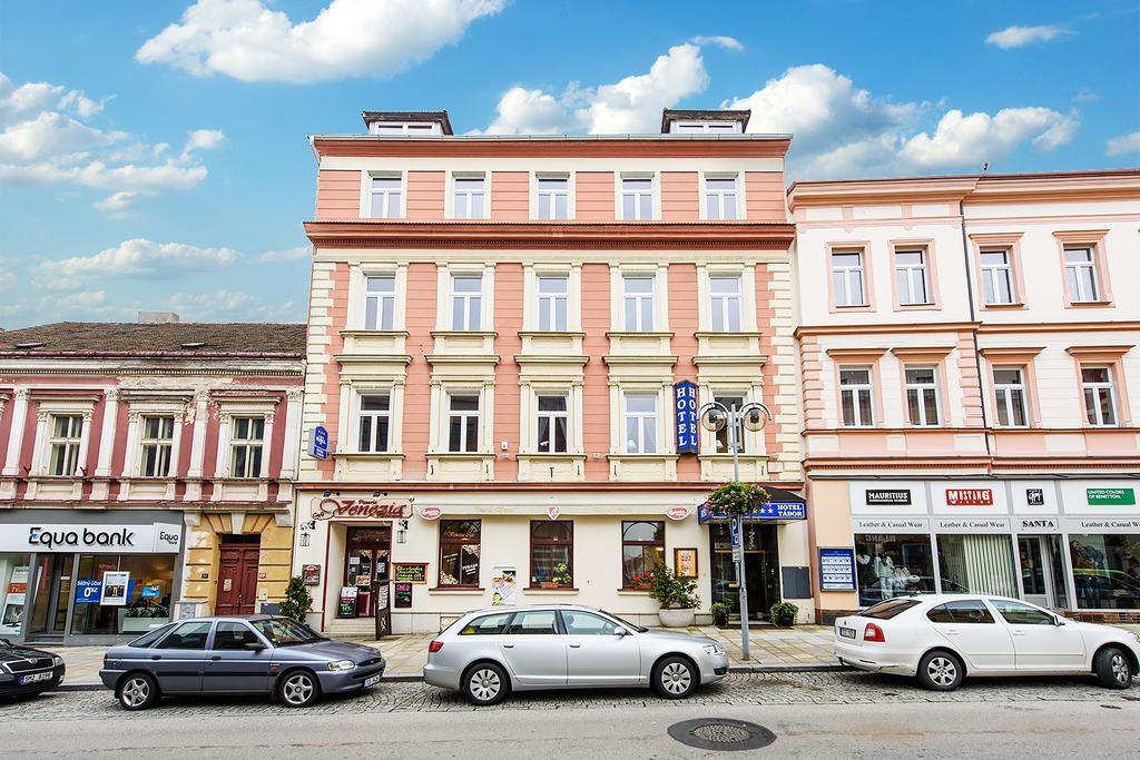 Hotel Tábor Kültér fotó