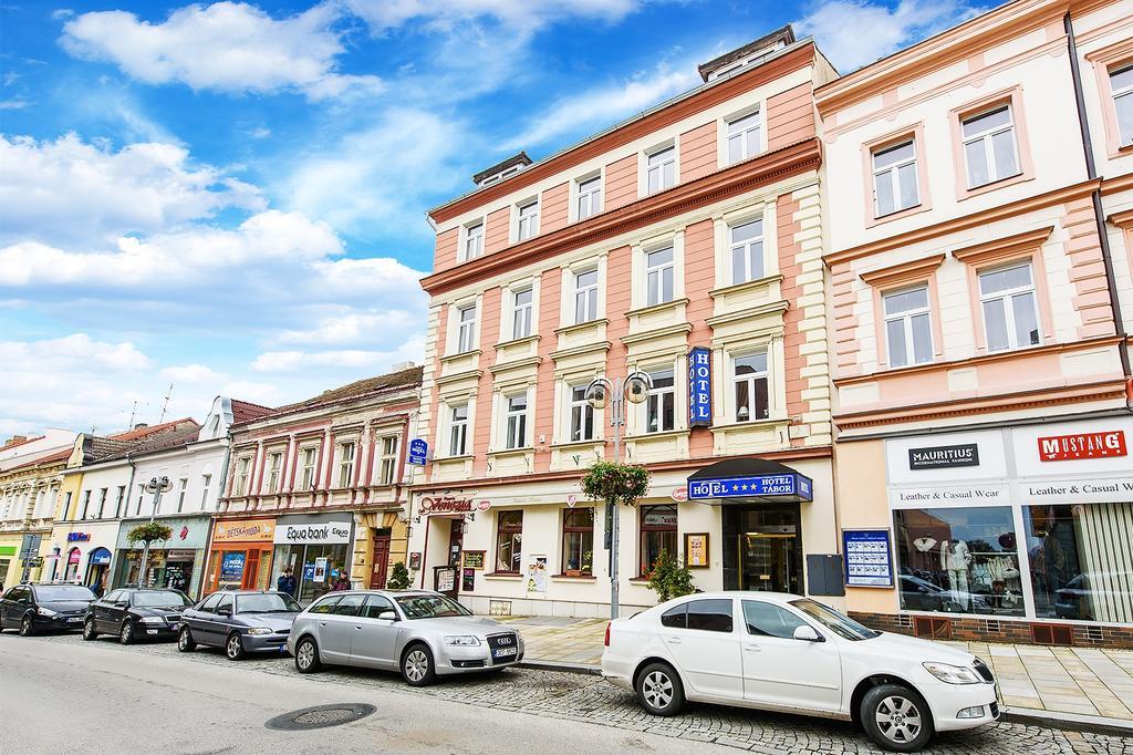 Hotel Tábor Kültér fotó