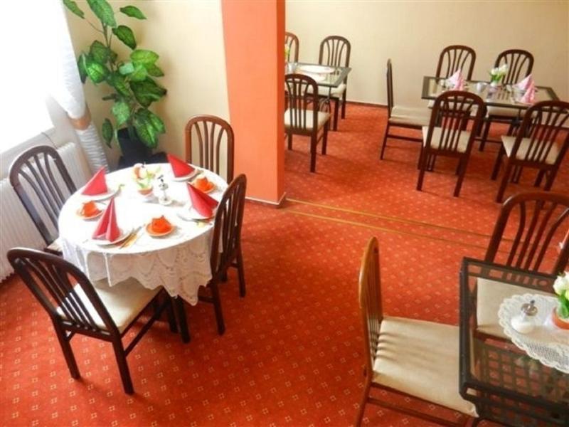 Hotel Tábor Kültér fotó
