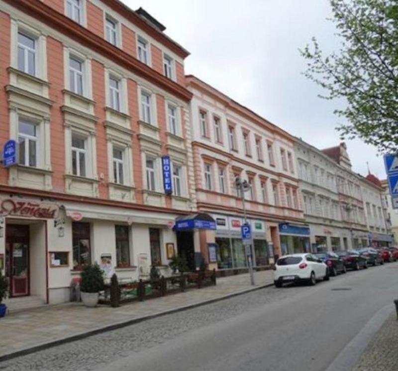 Hotel Tábor Kültér fotó